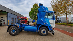 20251019-Tom-Holding-00259